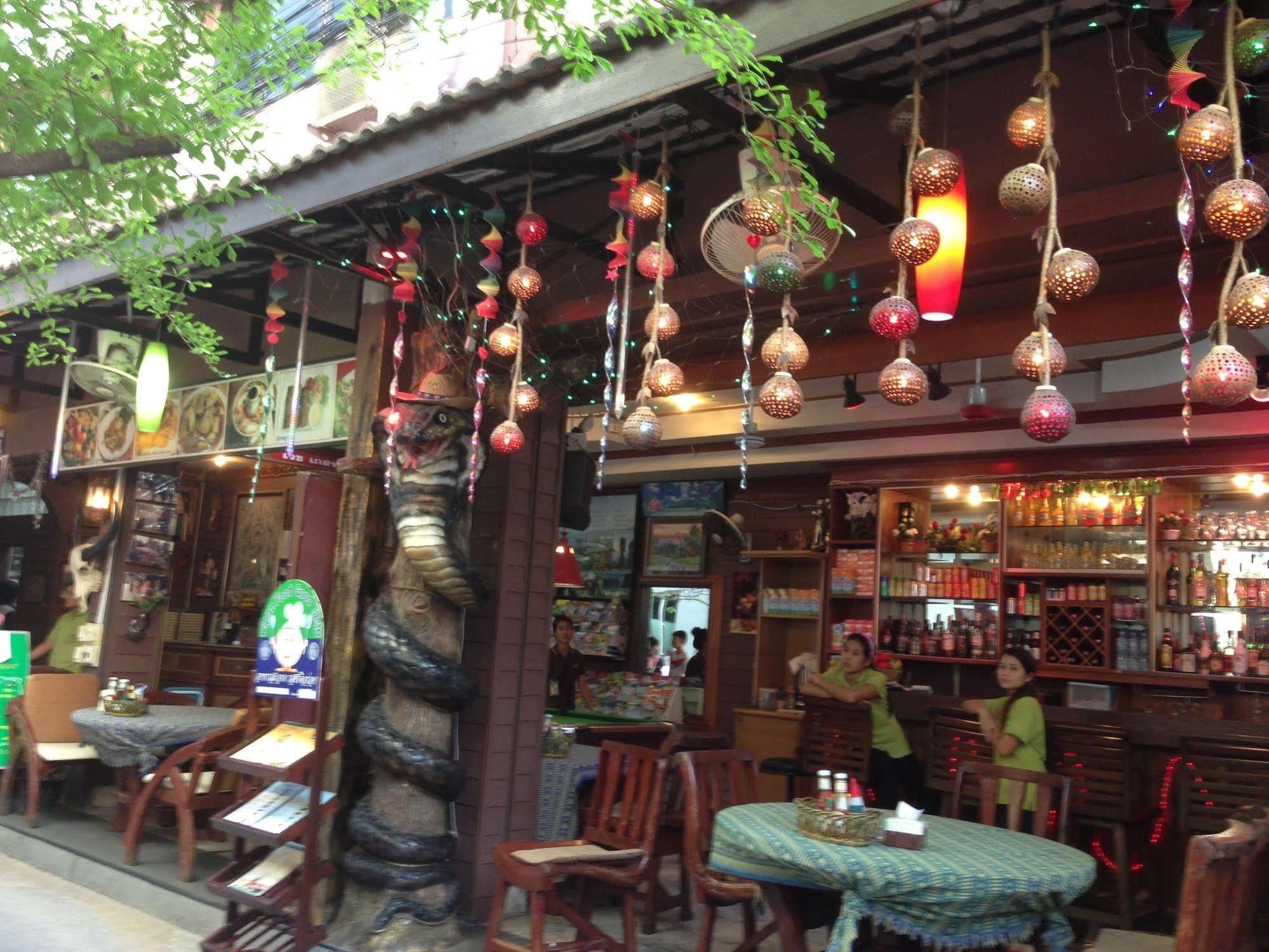 Vech Guesthouse Patong Kültér fotó